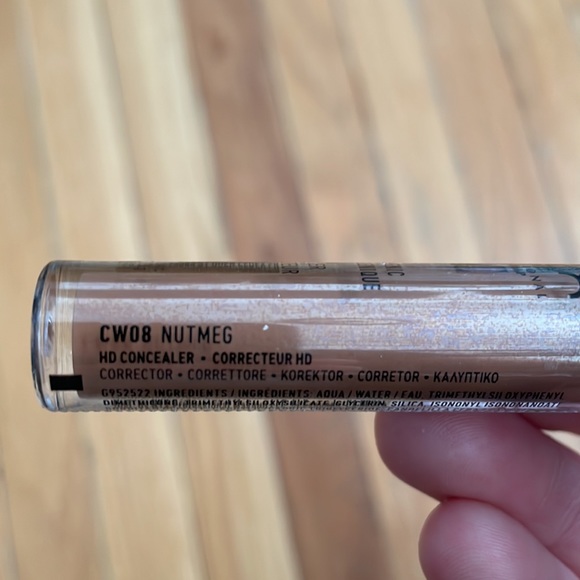 NYX Professional Makeup HD Studio Photogenic Concealer - Picture 3 of 5